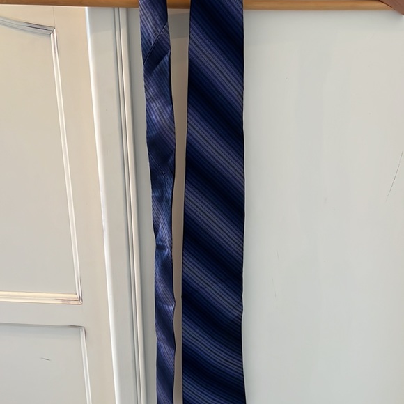 Men's Kenneth Cole Reaction 100% Silk Tie - Picture 4 of 8